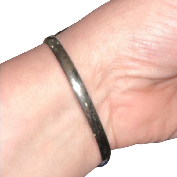 Vintage Sterling Silver Bangle with Opal Inlay and push hidden clasp - Picture 6 of 7